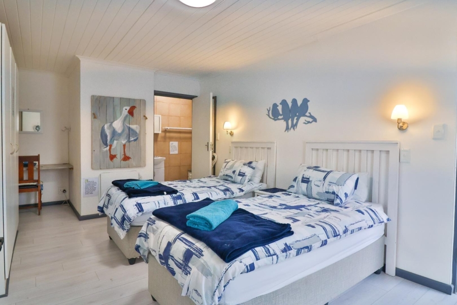 5 Bedroom Property for Sale in De Kelders Western Cape